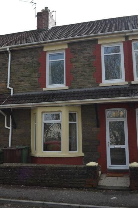 Entire 3 Bedroom House Near Caerphilly Station Εξωτερικό φωτογραφία